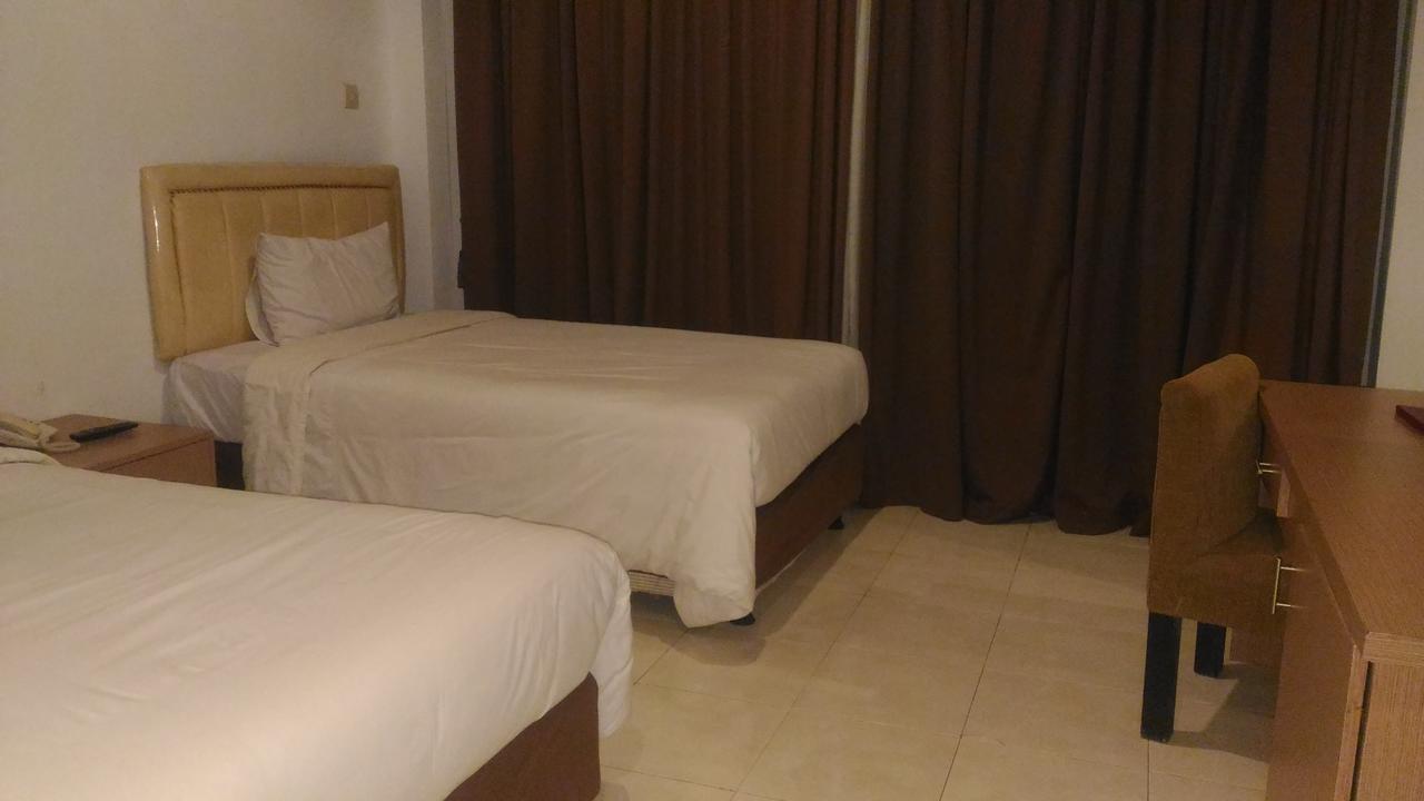 Grand Royal Taliwang Hotel Dış mekan fotoğraf