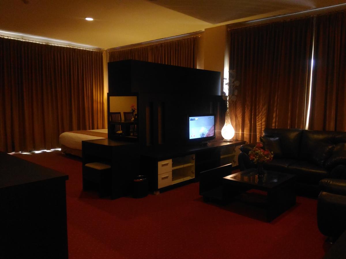 Grand Royal Taliwang Hotel Dış mekan fotoğraf