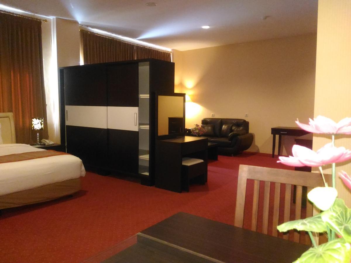 Grand Royal Taliwang Hotel Dış mekan fotoğraf