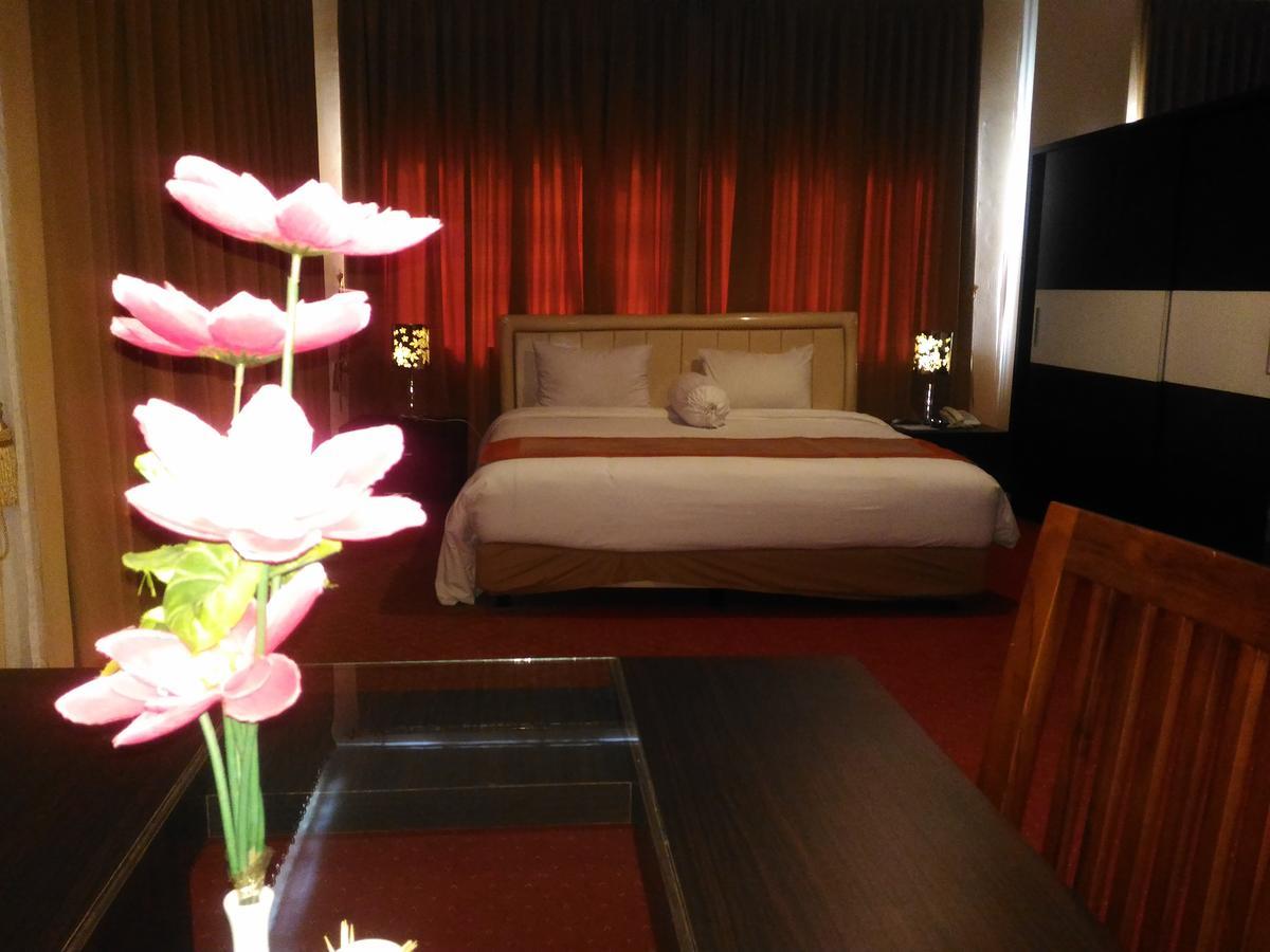 Grand Royal Taliwang Hotel Dış mekan fotoğraf
