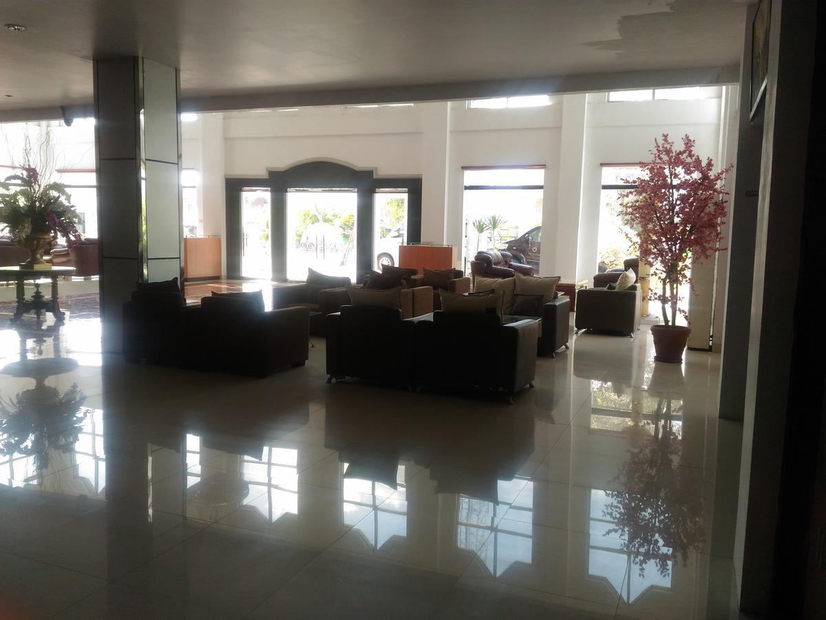 Grand Royal Taliwang Hotel Dış mekan fotoğraf