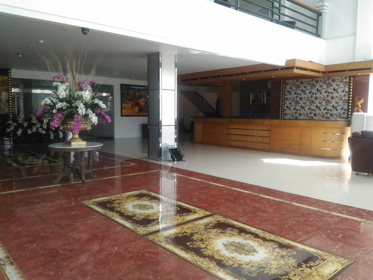 Grand Royal Taliwang Hotel Dış mekan fotoğraf
