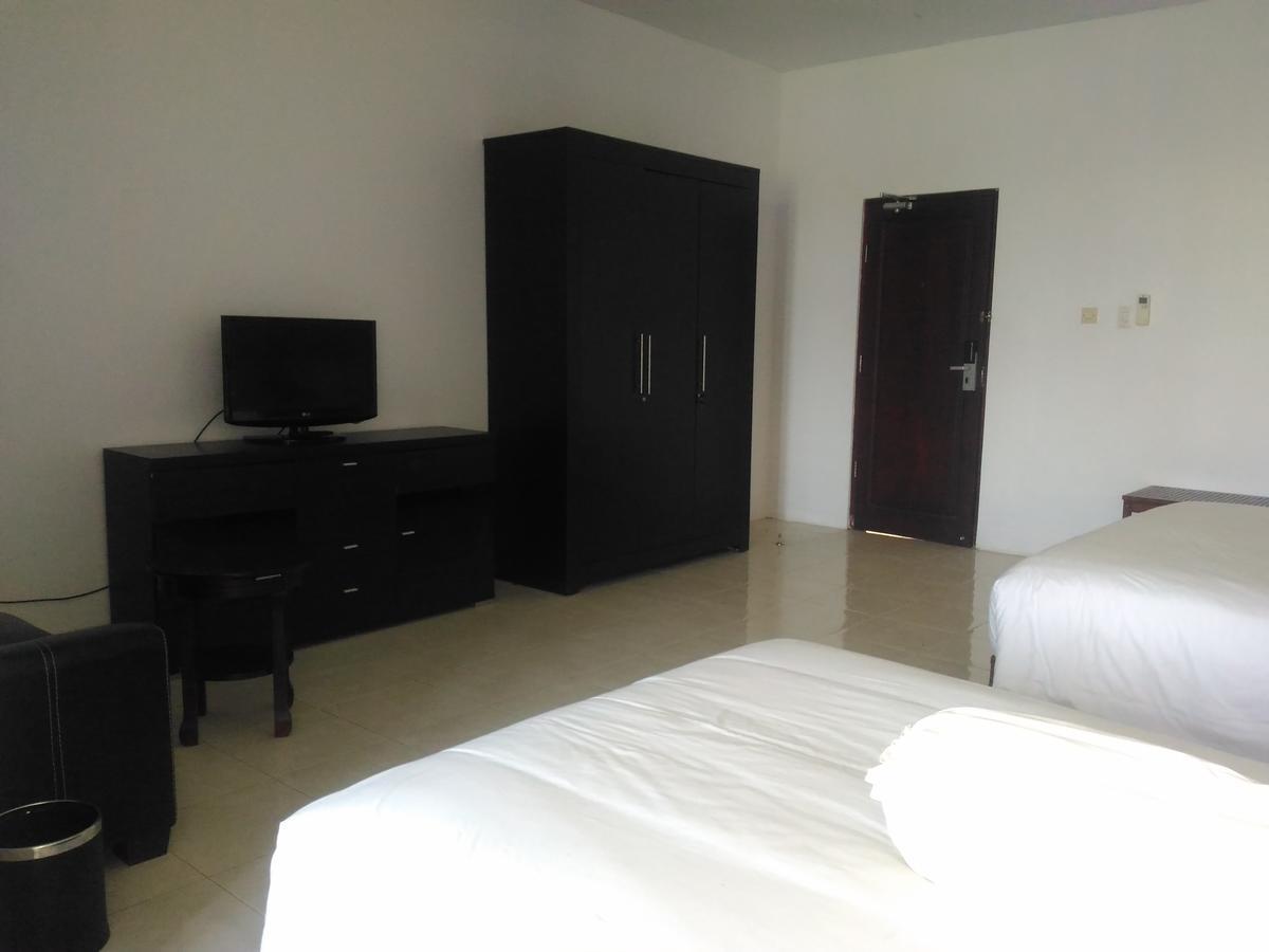 Grand Royal Taliwang Hotel Oda fotoğraf
