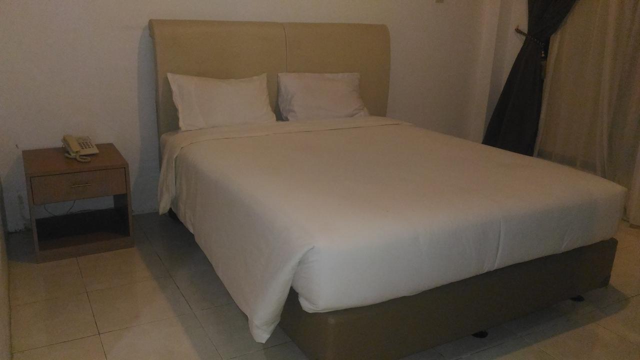 Grand Royal Taliwang Hotel Oda fotoğraf