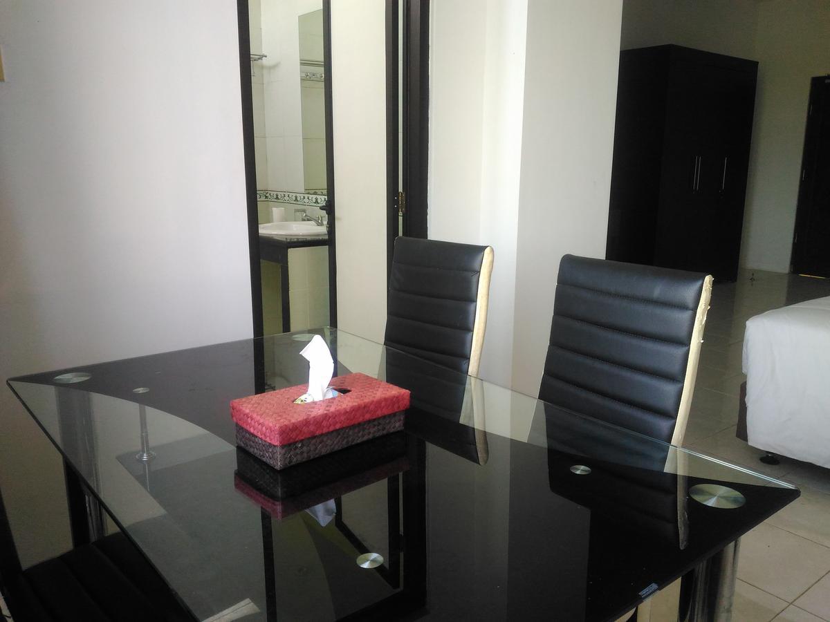 Grand Royal Taliwang Hotel Oda fotoğraf