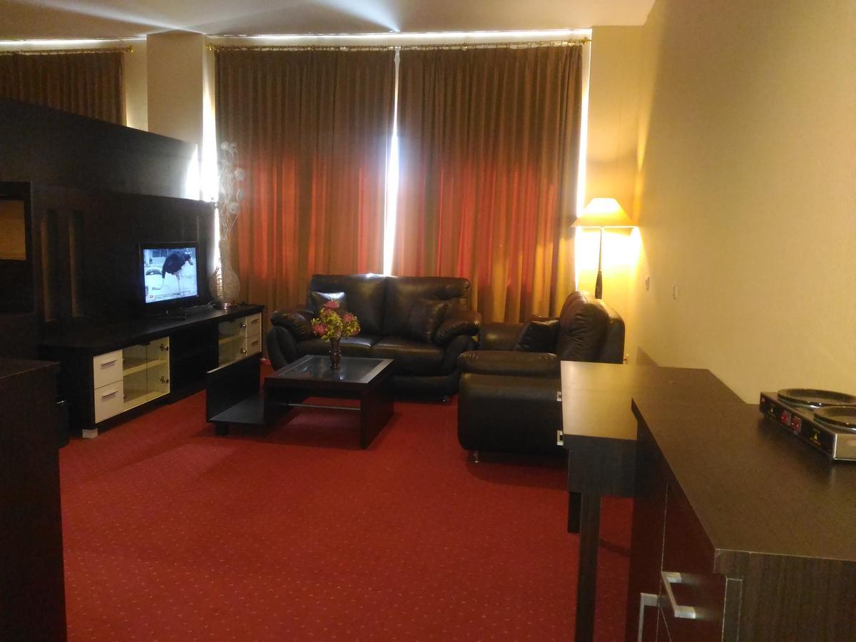 Grand Royal Taliwang Hotel Oda fotoğraf